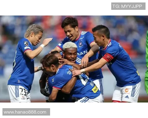 京都不死鸟与冈山绿雉的激烈对决展现足球魅力与团队精神的巅峰之战